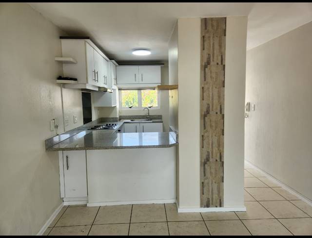 1 BEDROOM APARTMENT FOR SALE IN ESSENWOOD